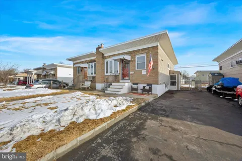 $265,000 | 124 Stoney Hill Road, Ridley Park, PA 19078