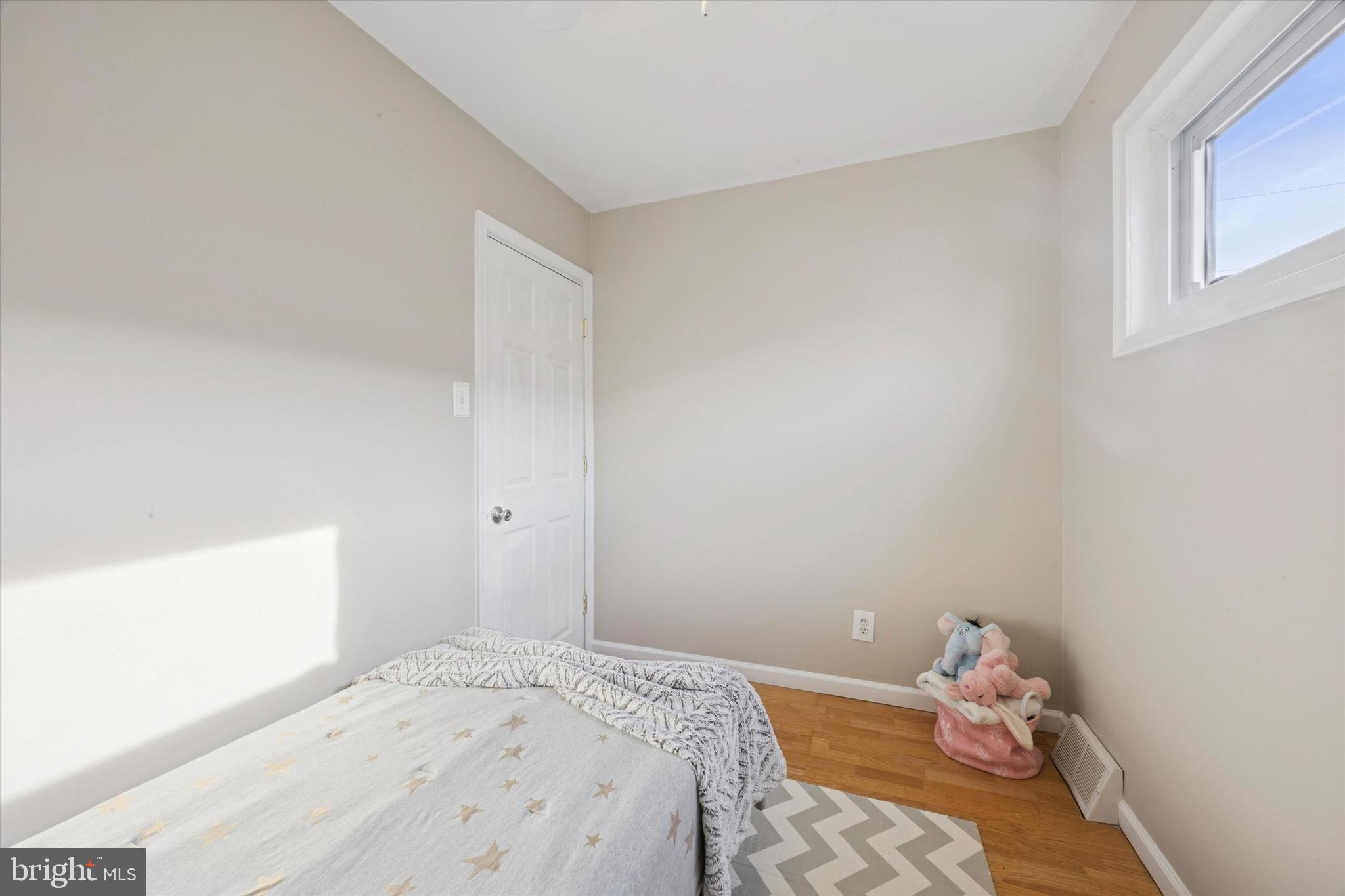 124 Stoney Hill Road Ridley Park, PA 19078 - Photo 19 of 27 Second main floor bedroom