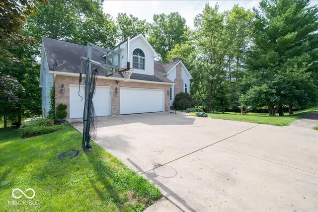$385,000 | 222 Timber Creek Drive, Connersville, IN 47331
