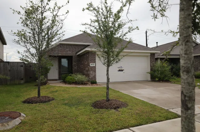 $2,000 | 4122 Brazos Brook Trail, Baytown, TX 77521