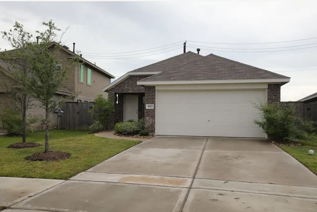 $2,000 | 4122 Brazos Brook Trail, Baytown, TX 77521