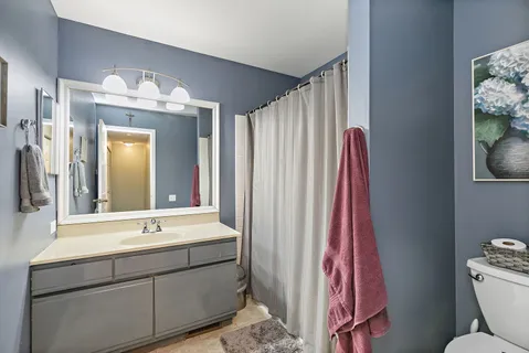 $285,000 | 2060 Muirfield Circle, Elgin, IL 60123