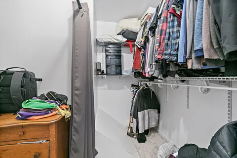 $285,000 | 2060 Muirfield Circle, Elgin, IL 60123