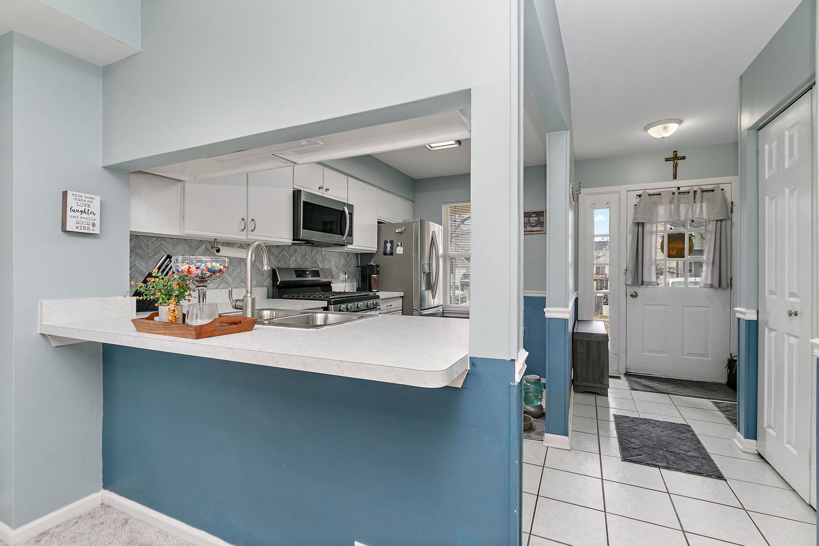 2060 Muirfield Circle Elgin, IL 60123 - Photo 2 of 23