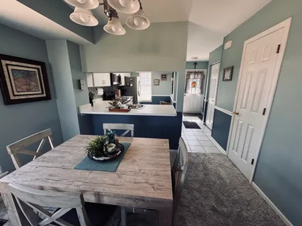 $285,000 | 2060 Muirfield Circle, Elgin, IL 60123