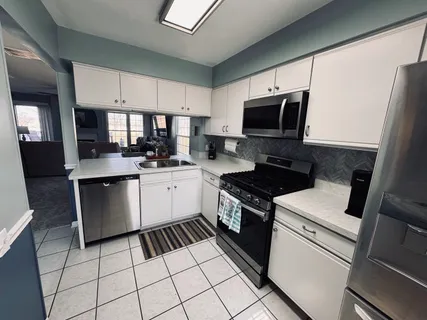 $285,000 | 2060 Muirfield Circle, Elgin, IL 60123