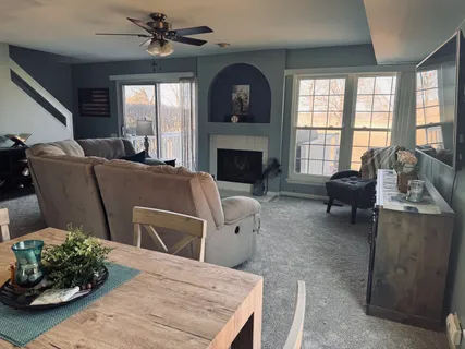 $285,000 | 2060 Muirfield Circle, Elgin, IL 60123