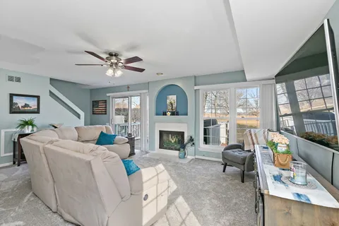 $285,000 | 2060 Muirfield Circle, Elgin, IL 60123