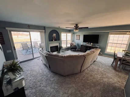 $285,000 | 2060 Muirfield Circle, Elgin, IL 60123