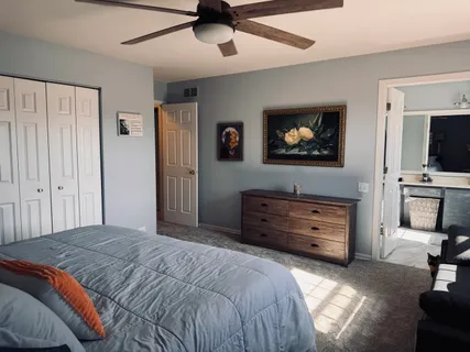 $285,000 | 2060 Muirfield Circle, Elgin, IL 60123