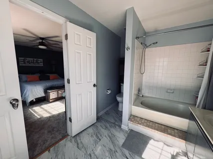 $285,000 | 2060 Muirfield Circle, Elgin, IL 60123