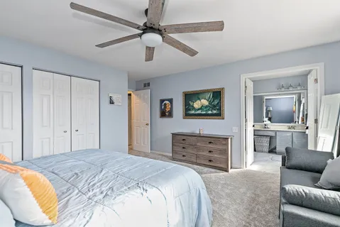 $285,000 | 2060 Muirfield Circle, Elgin, IL 60123