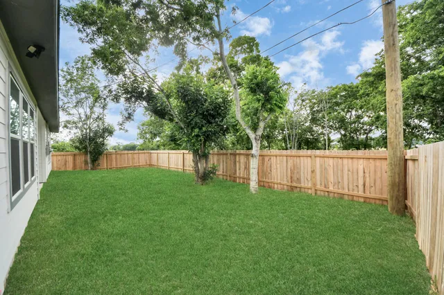 $340,000 | 7440 Avenue East, Beasley, TX 77417