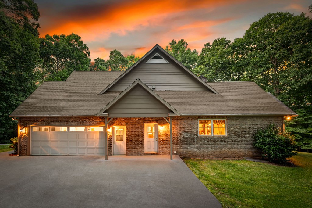 541 Davis Road Blue Ridge, GA 30513 - Photo 4 of 81
