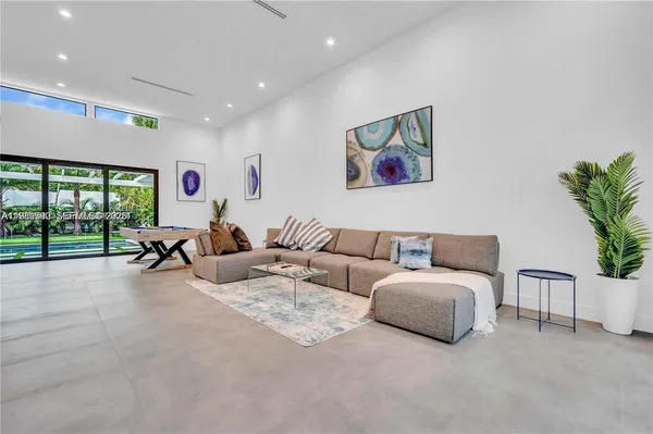 $15,900 | 155 Northwest 51st Street, Miami, FL 33127