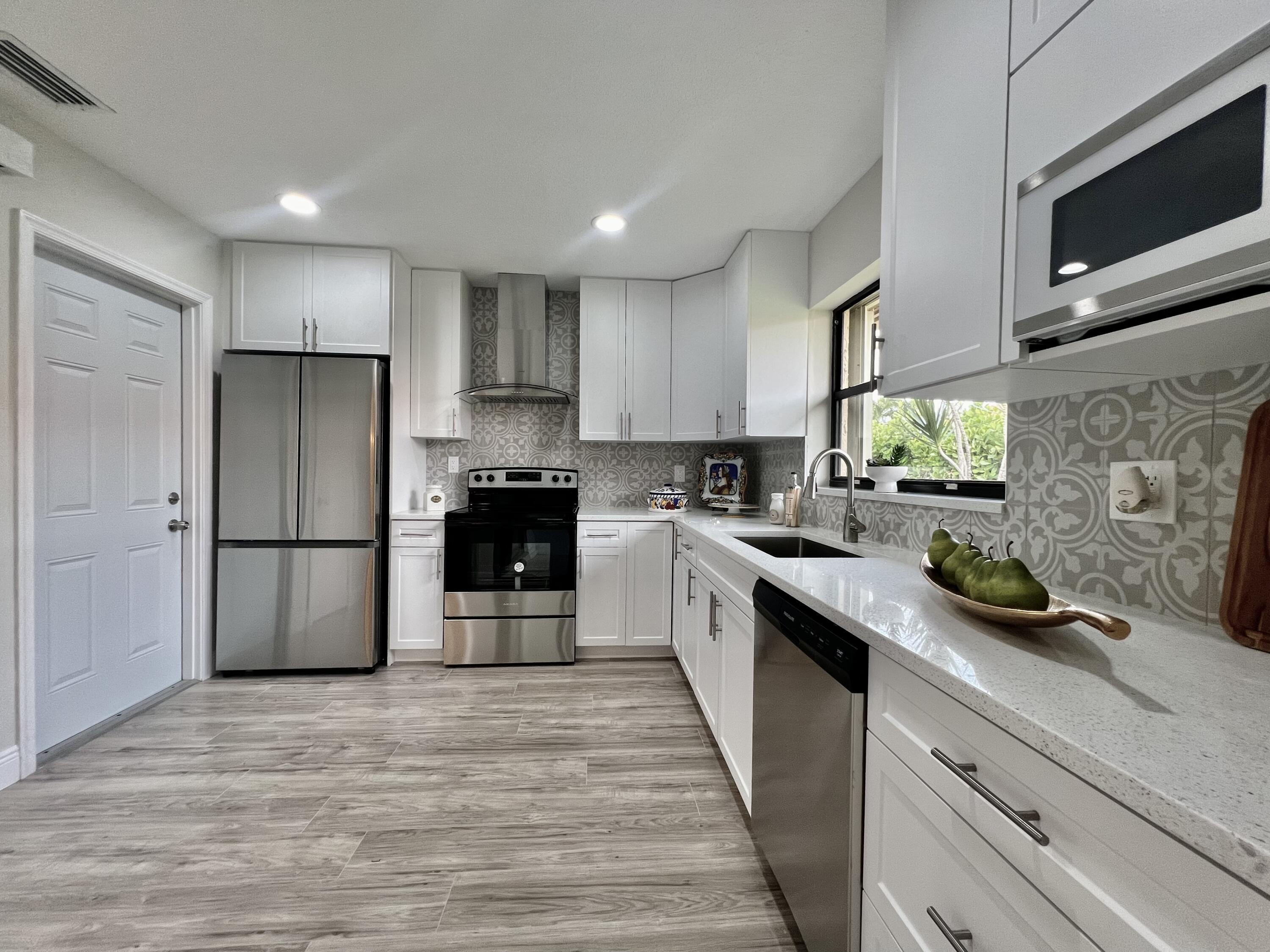 4510 Apple Tree Circle, Unit B Boynton Beach, FL 33436 - Photo 6 of 16 4510 Apple Tree Circle B