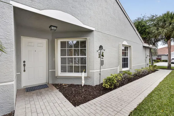 $335,000 | 8437 Logia Circle, Boynton Beach, FL 33472