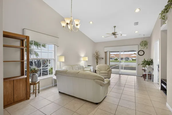 $335,000 | 8437 Logia Circle, Boynton Beach, FL 33472
