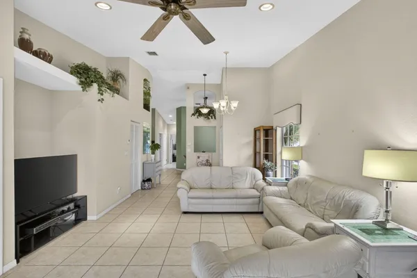 $335,000 | 8437 Logia Circle, Boynton Beach, FL 33472