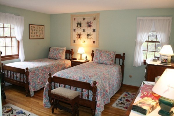 44 Phillips Road Lynnfield, MA 01940 - Photo 9 of 13 Gallery Image 9