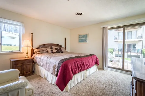 $2,300 | 461 Ocean Boulevard, Unit 6A, Hampton, NH 03842