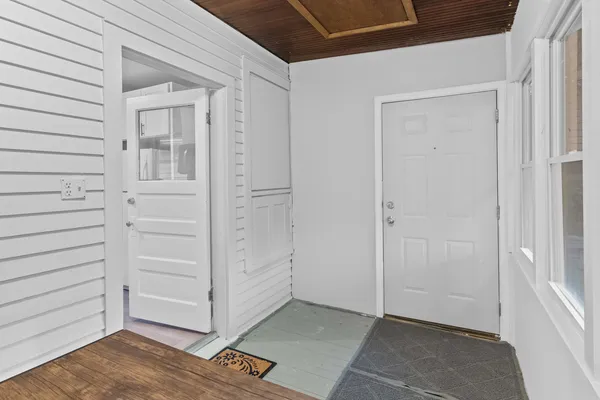 $2,400 | 4814 North Kentucky Avenue, Unit 2, Chicago, IL 60630