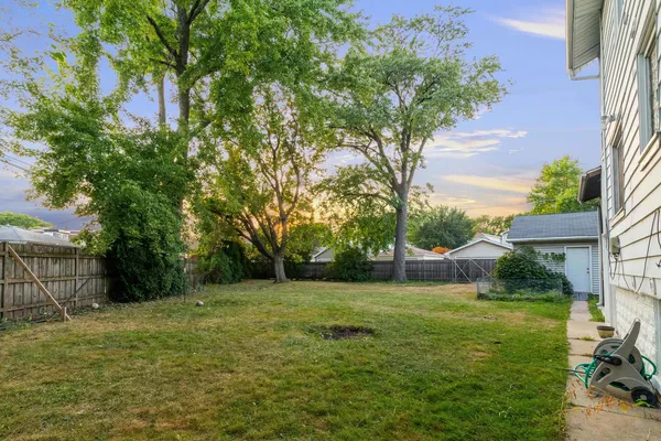 $2,400 | 4814 North Kentucky Avenue, Unit 2, Chicago, IL 60630