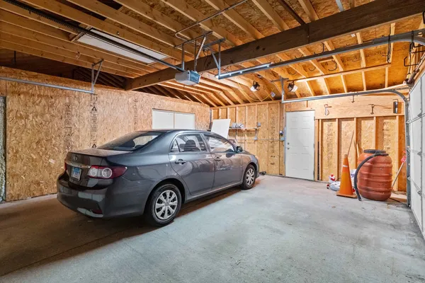 $2,400 | 4814 North Kentucky Avenue, Unit 2, Chicago, IL 60630