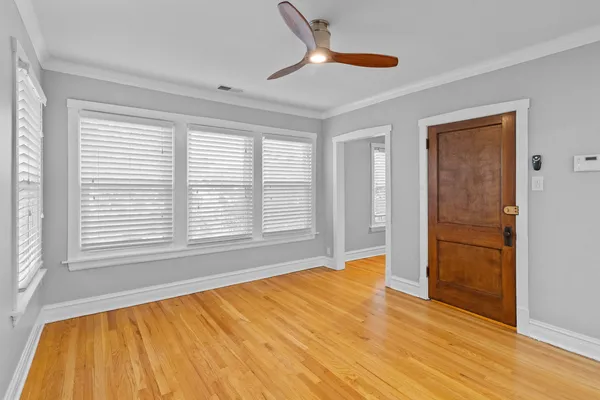 $2,400 | 4814 North Kentucky Avenue, Unit 2, Chicago, IL 60630