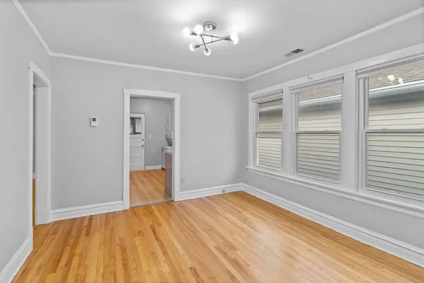 $2,400 | 4814 North Kentucky Avenue, Unit 2, Chicago, IL 60630