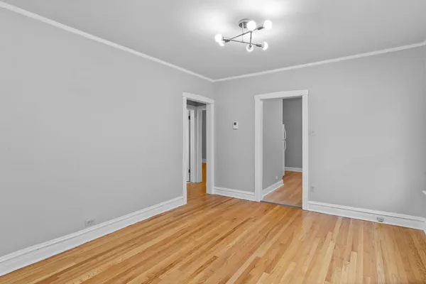 $2,400 | 4814 North Kentucky Avenue, Unit 2, Chicago, IL 60630