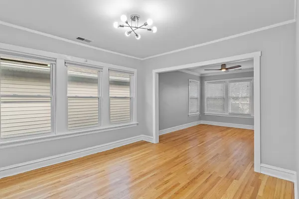 $2,400 | 4814 North Kentucky Avenue, Unit 2, Chicago, IL 60630