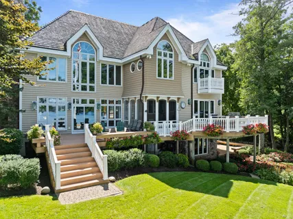 $10,995,000 | W2908 Walcowis Drive, Linn, WI 53147