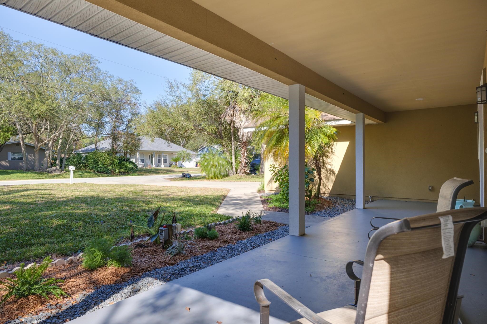 235 Shamrock Road St. Augustine, FL 32086 - Photo 24 of 28 a view of outdoor space and living room