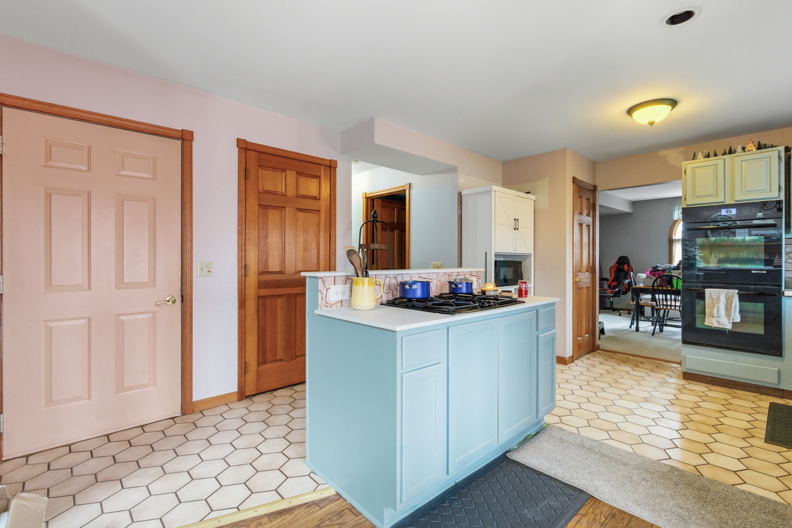 621 Huntley Terrace Crete, IL 60417 - Photo 13 of 31 a kitchen view with furniture a counter space and windows