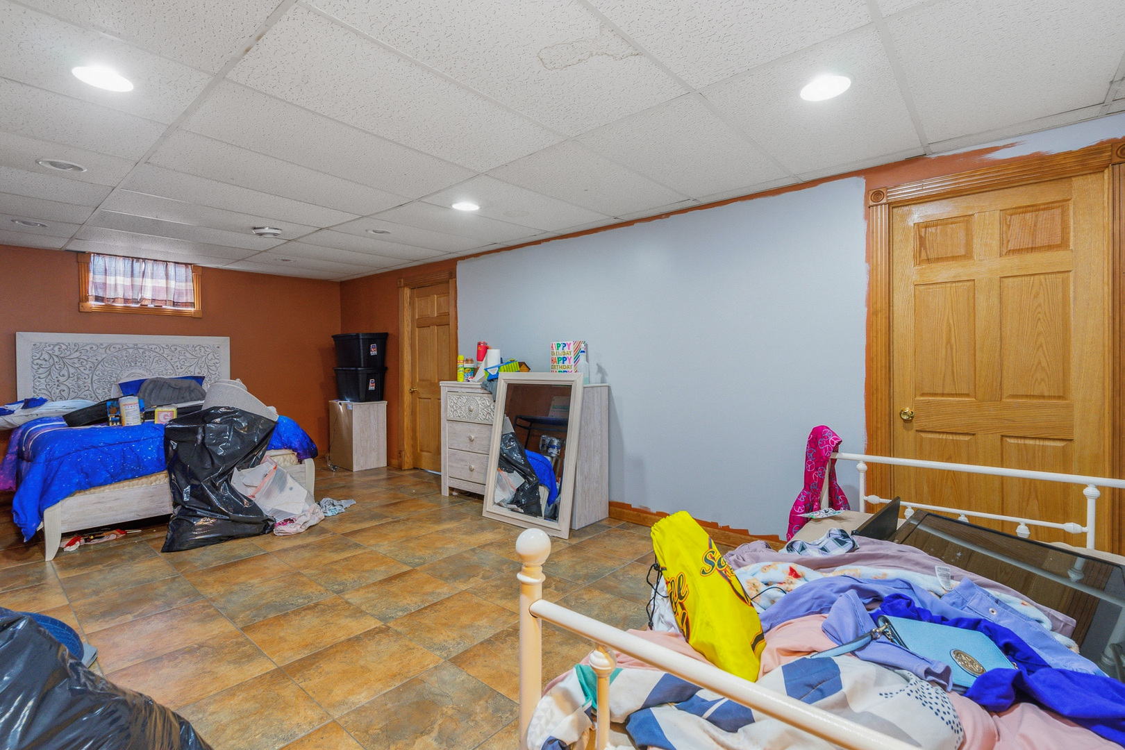 621 Huntley Terrace Crete, IL 60417 - Photo 15 of 31 a room with furniture and a flat screen tv