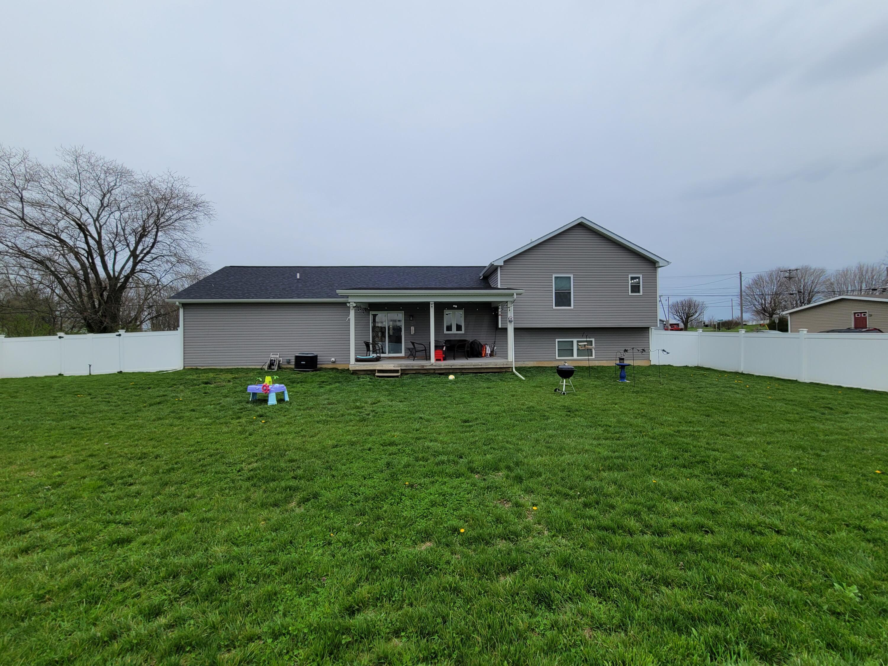 9034 Chillicothe Lancaster Road Southwest Amanda, OH 43102 - Photo 2 of 37 Back