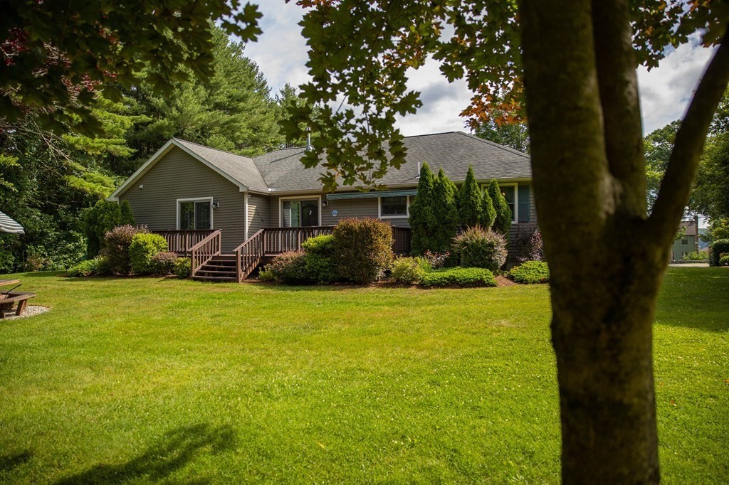 374 Thompson Road Webster, MA 01570 - Photo 15 of 39