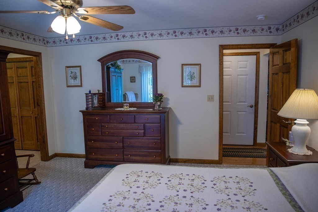 374 Thompson Road Webster, MA 01570 - Photo 27 of 39