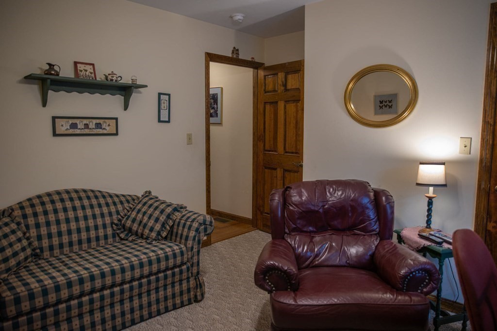 374 Thompson Road Webster, MA 01570 - Photo 31 of 39