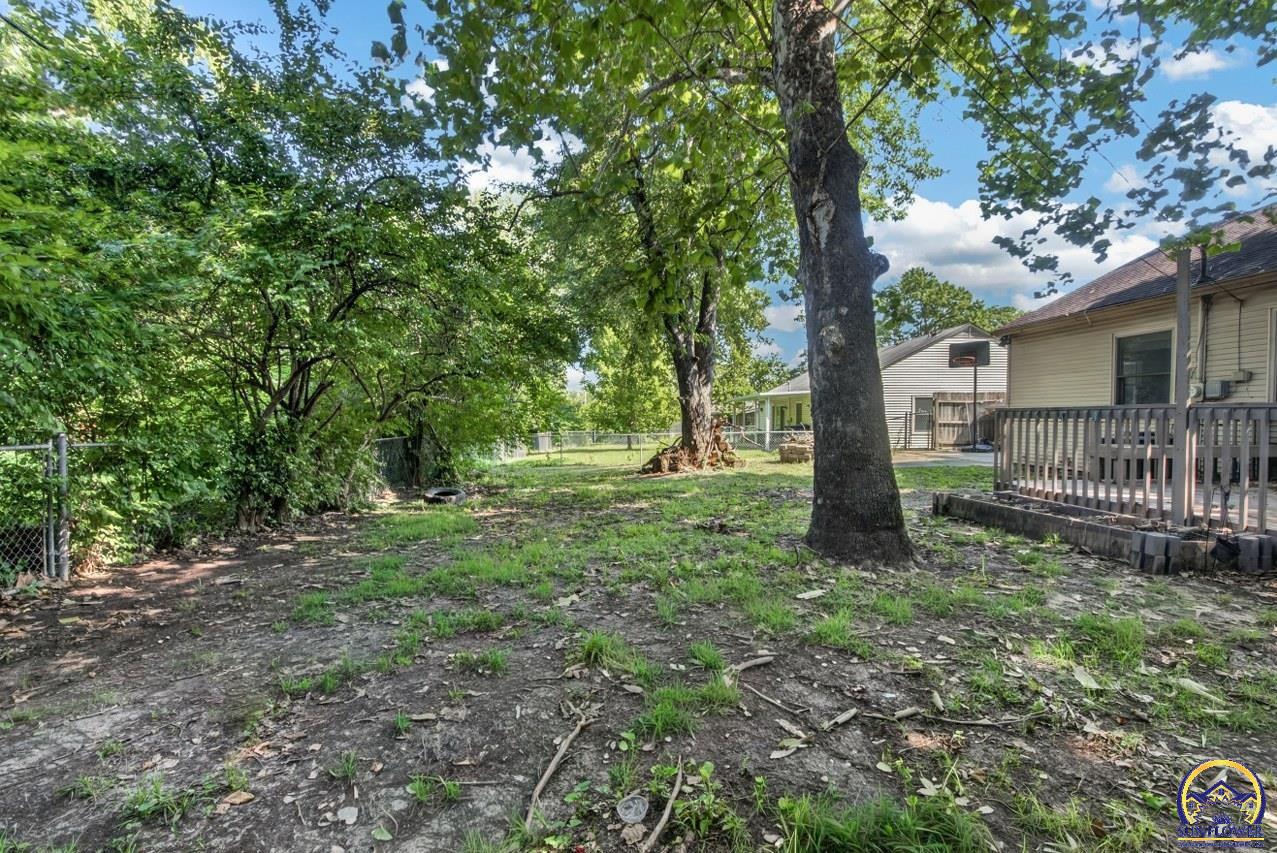 2833 Southwest Hillcrest Road Topeka, KS 66614 - Photo 32 of 34 Gallery Image 32