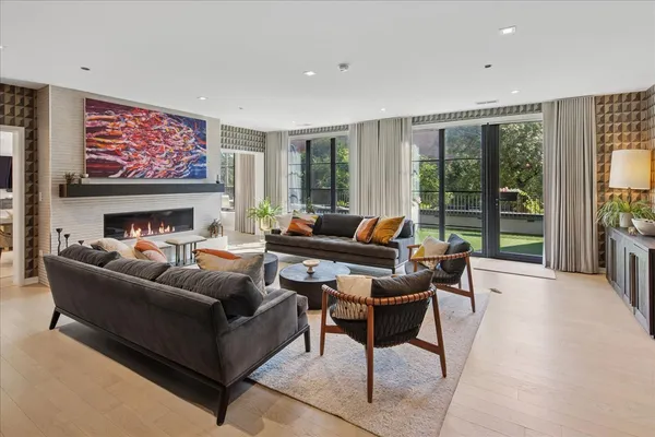 $3,250,000 | 1400 West Monroe Street, Unit 2A, Chicago, IL 60607