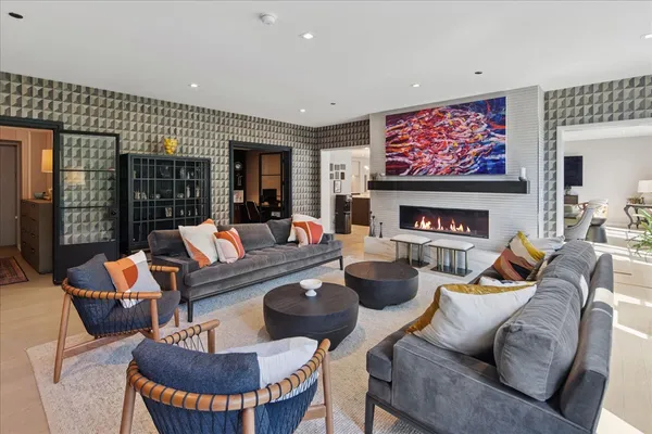 $3,250,000 | 1400 West Monroe Street, Unit 2A, Chicago, IL 60607