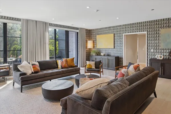 $3,250,000 | 1400 West Monroe Street, Unit 2A, Chicago, IL 60607