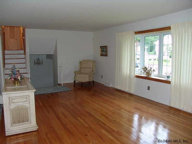 72 Bayberry Road Rotterdam, NY 12306 - Photo 3 of 21 Photo 3