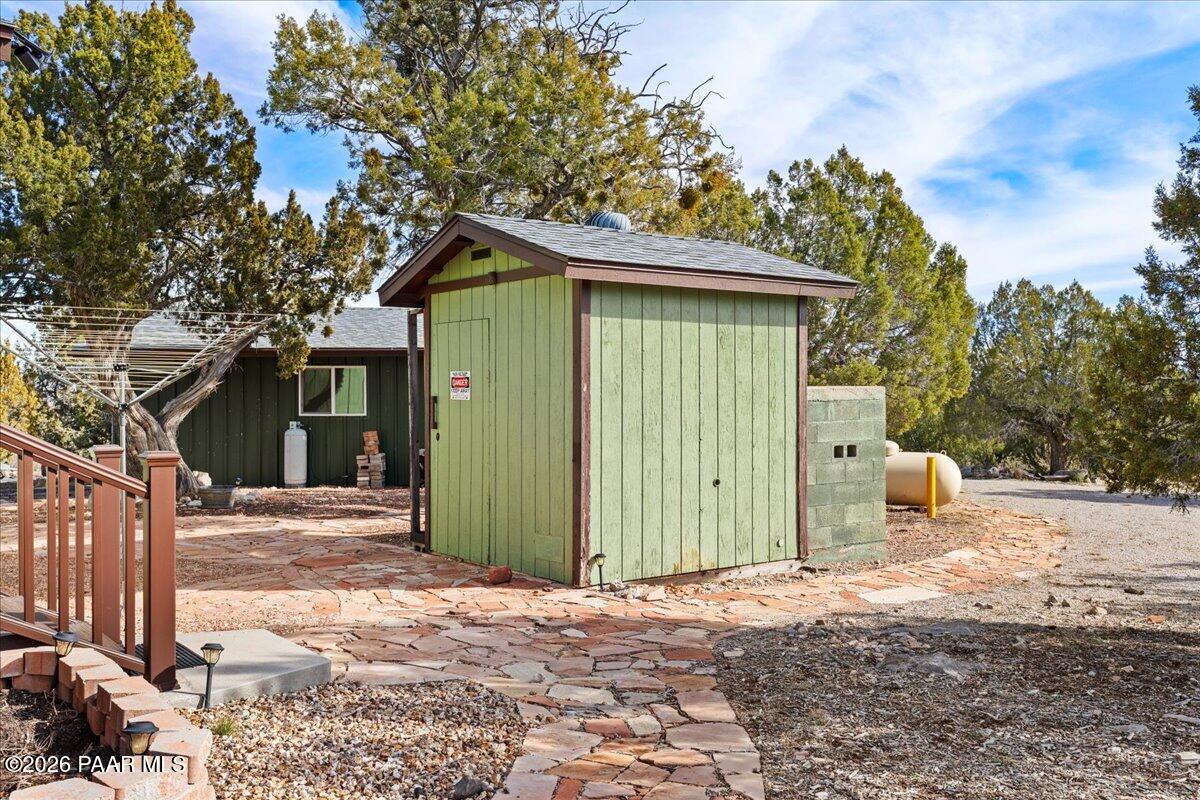 33694 Gallina Road Seligman, AZ 86337 - Photo 24 of 35 24-Power Room