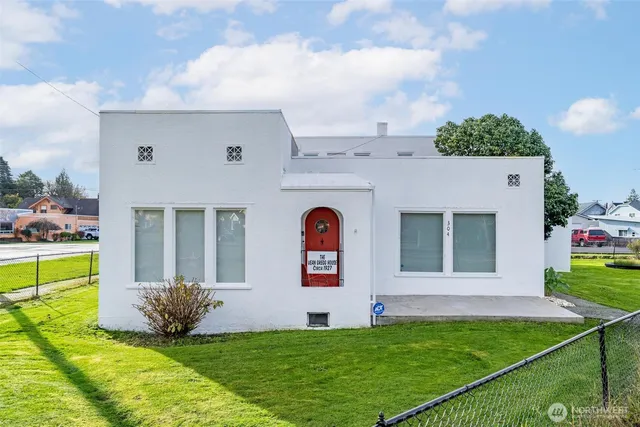$269,000 | 304 Emerson Avenue, Hoquiam, WA 98550