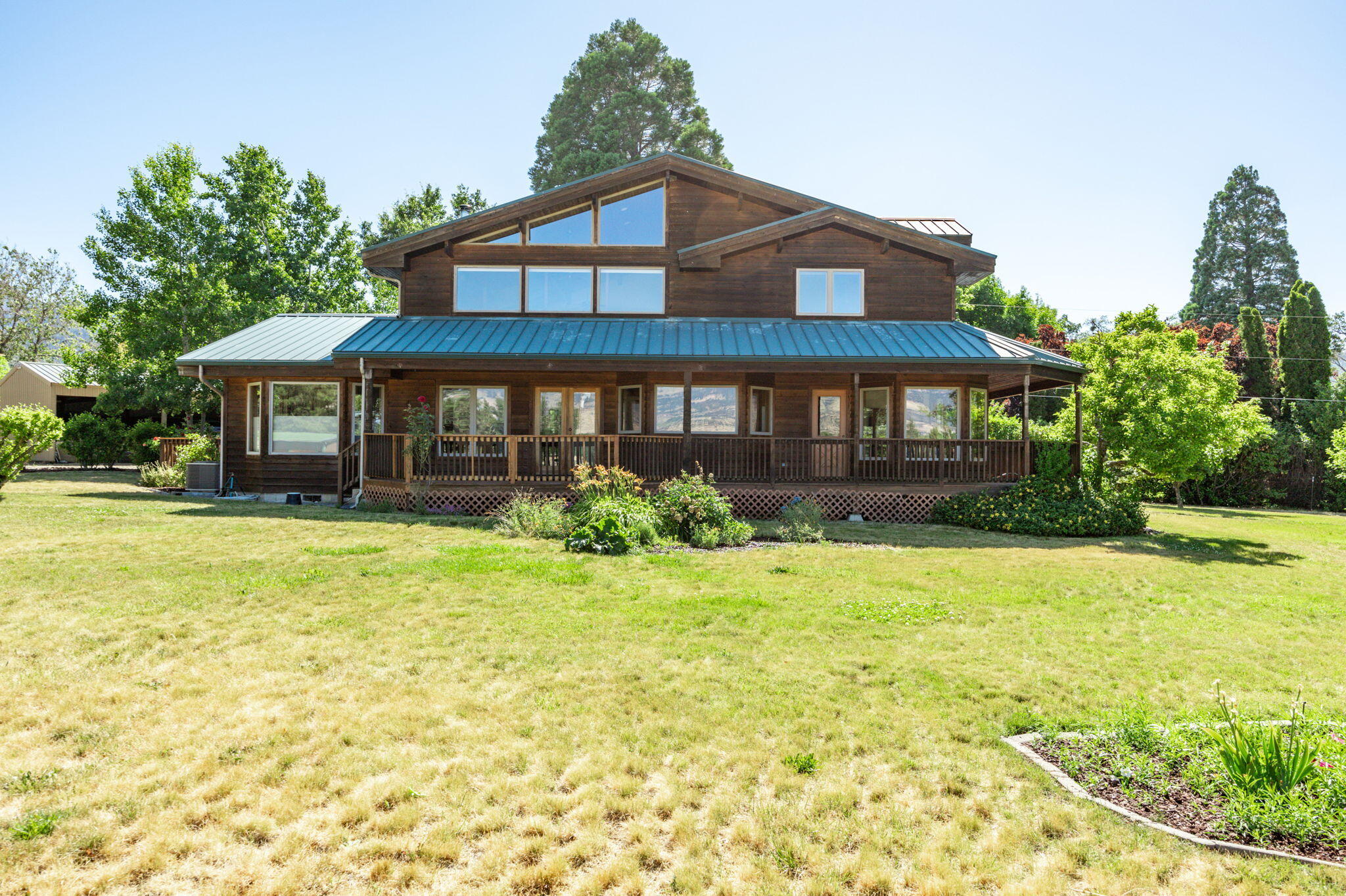 705 Foss Road Talent, OR 97540 - Photo 2 of 93 Side