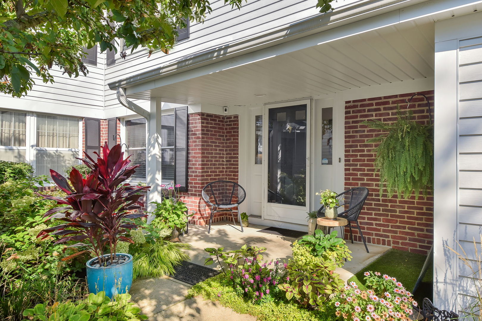 1004 Adare Drive Wheaton, IL 60189 - Photo 2 of 27