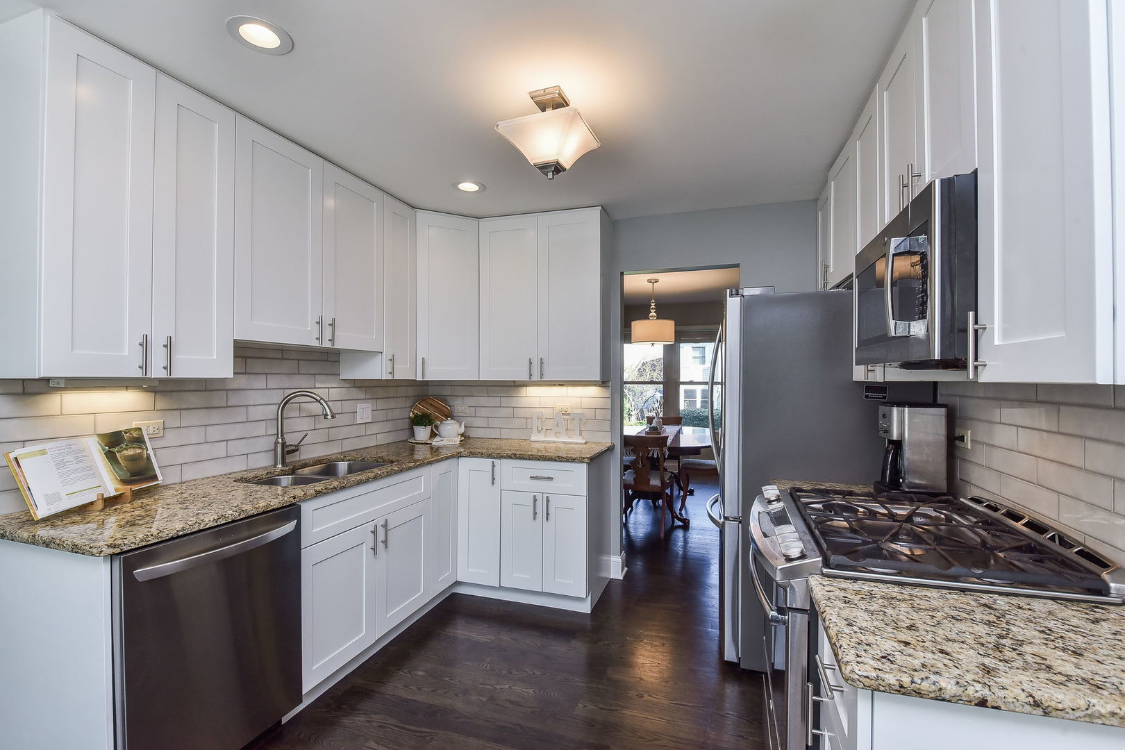 1004 Adare Drive Wheaton, IL 60189 - Photo 7 of 27